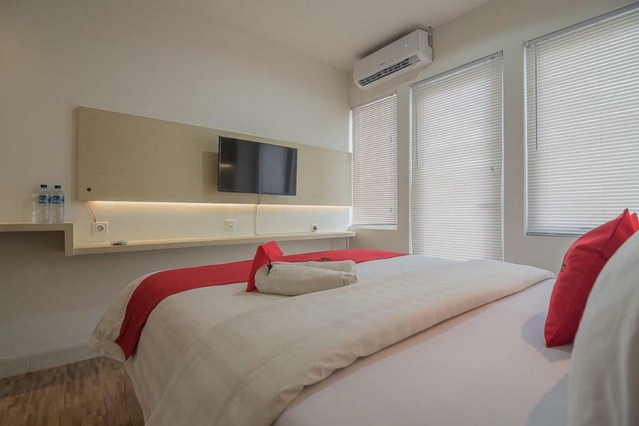 Reddoorz Apartment @ Sentul Tower Богор Экстерьер фото